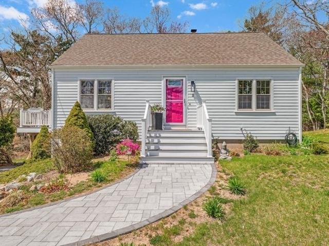 House for sale in Manomet, Massachusetts