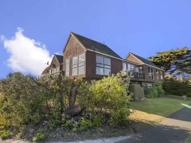 House for sale in Waikanae Beach, Wellington