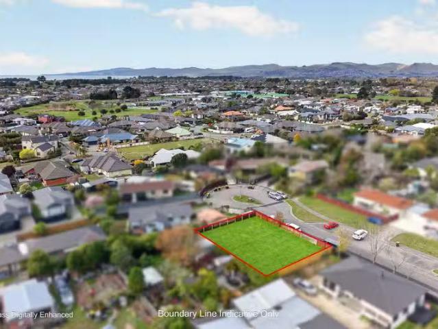 House for sale in Chaslands, Canterbury
