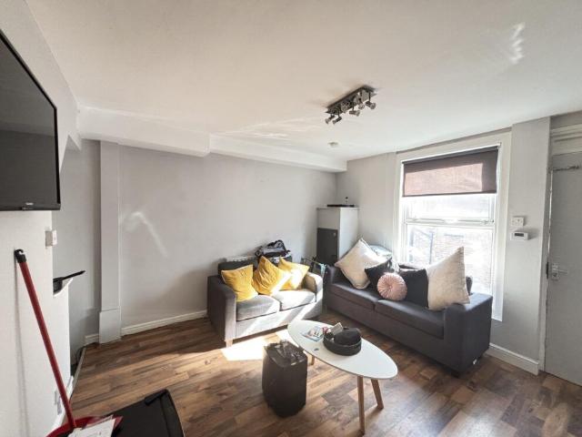 House for rent in Beckett Park, Headingley