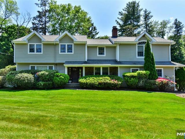 House for sale in Woodcliff Lake, New Jersey