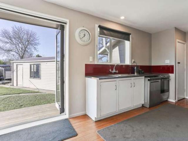 House for sale in Chaslands, Canterbury