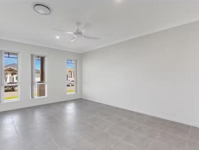 House for rent in Thrumster, New South Wales