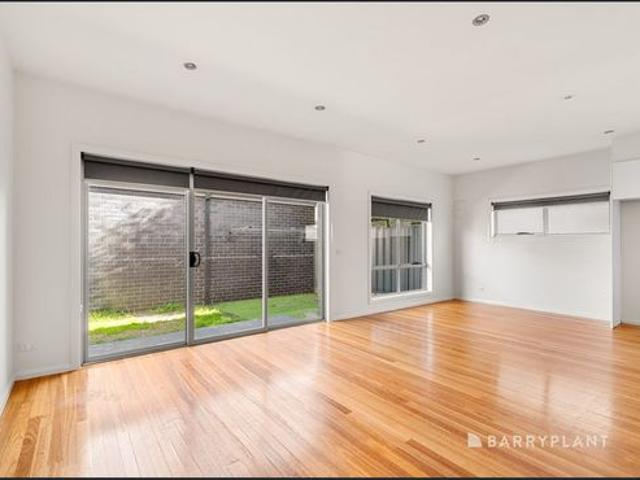 Townhouse for rent in Camerons Creek, Victoria