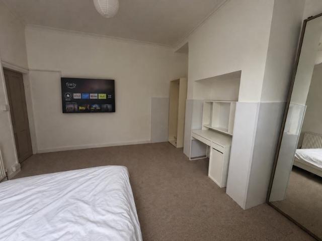 Apartment for rent in Hyde Park, West Yorkshire