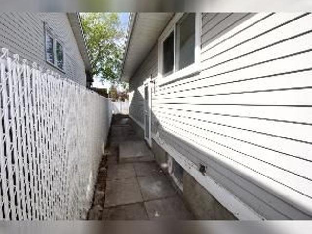 House for rent in Wedgewood, Alberta