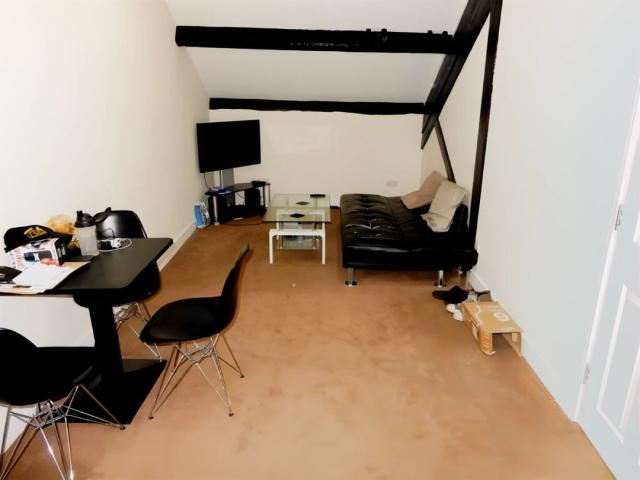 Apartment for rent in Moorlands, Bare