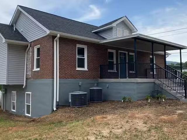Condo for rent in Roanoke