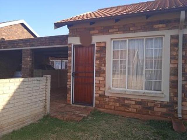 Townhouse for sale in Akasia, Gauteng