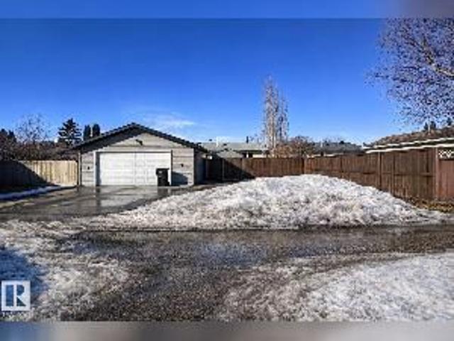 Townhouse for rent in Wedgewood, Alberta