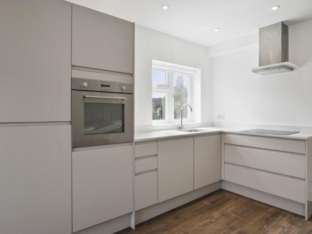 Flat for rent in Hampstead, Queen's Park