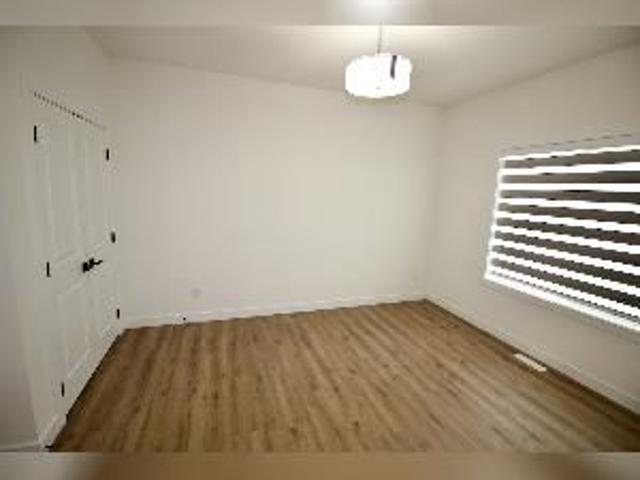 Townhouse for rent in Rolly View, Alberta