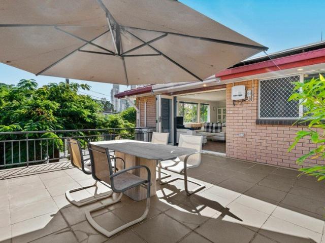 Apartment for sale in Surfers Paradise, Gold Coast City