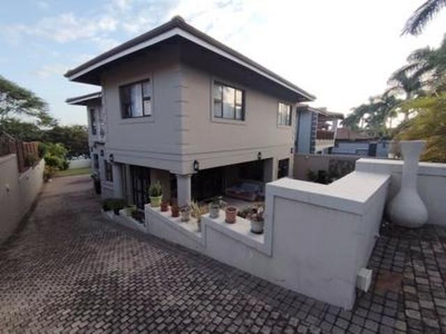 Townhouse for sale in Umhlanga, Kwazulu-natal