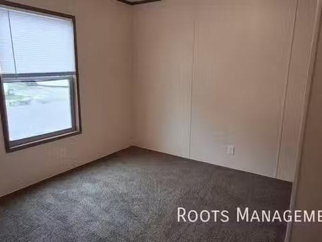Condo for rent in Flint