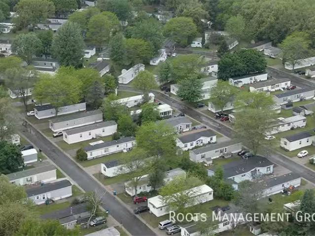 Condo for rent in Flint