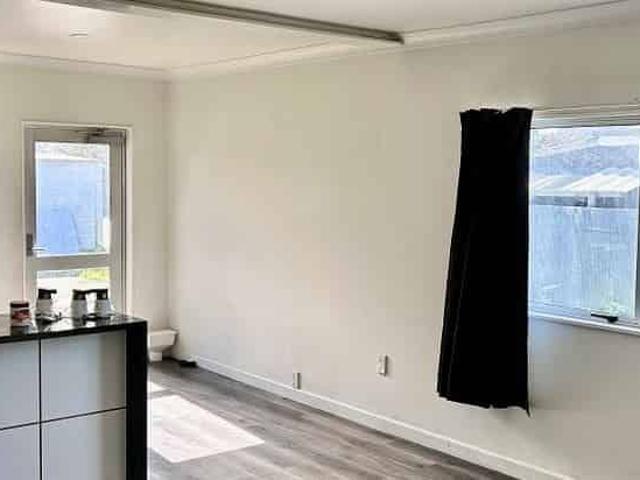 House for rent in Chaslands, Canterbury