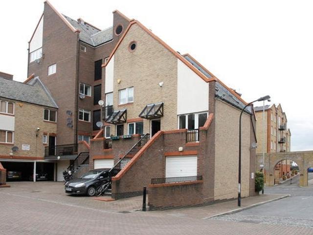 Apartment for rent in Rotherhithe, Greater London