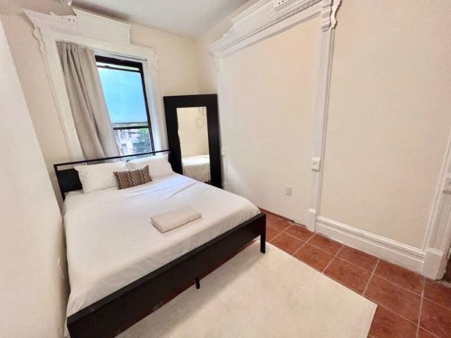 Room for rent in Arverne, New York