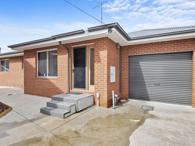 Townhouse for rent in Thomson, Geelong