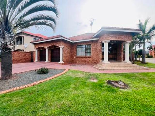 House for sale in Akasia, Gauteng