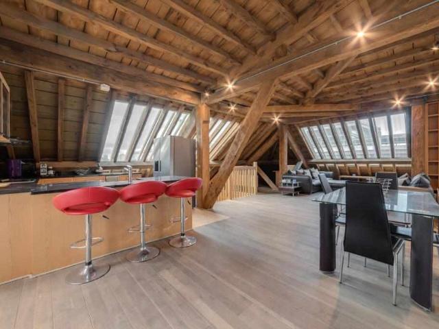 Apartment for sale in E14, London