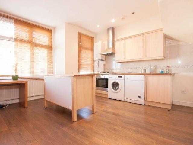 Apartment for rent in Wimbledon Park, Greater London