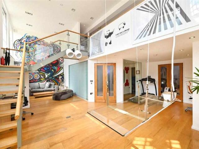 Apartment for sale in E14, London