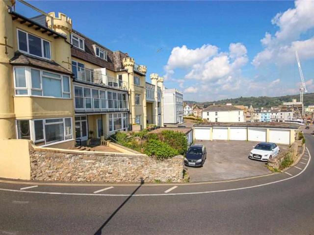 Apartment for sale in Seaton, Budlake