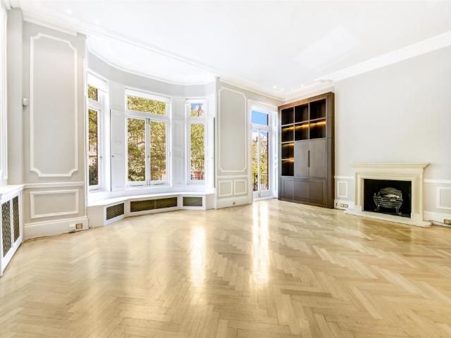 Apartment for rent in Chelsea, Cat Hill