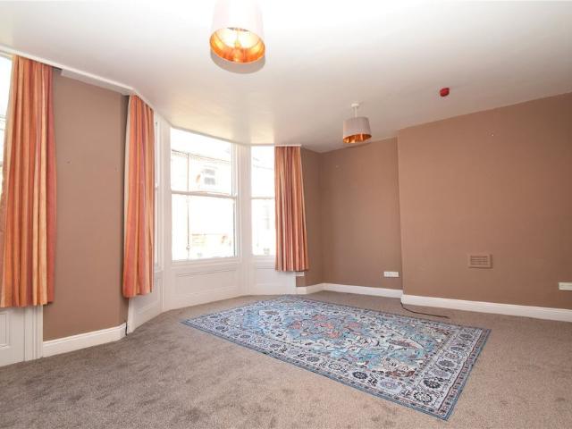 Apartment for rent in South Cliff, Kepwick
