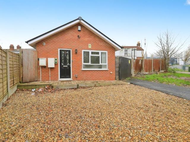 Bungalow for rent in Wolverhampton