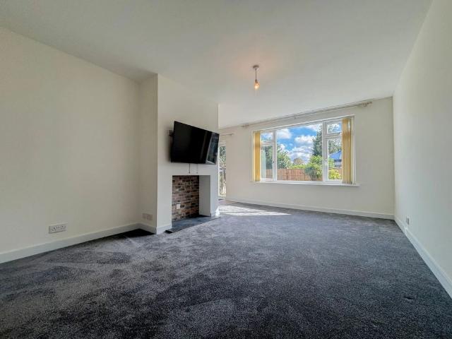 House for rent in Castle Green, Green Close