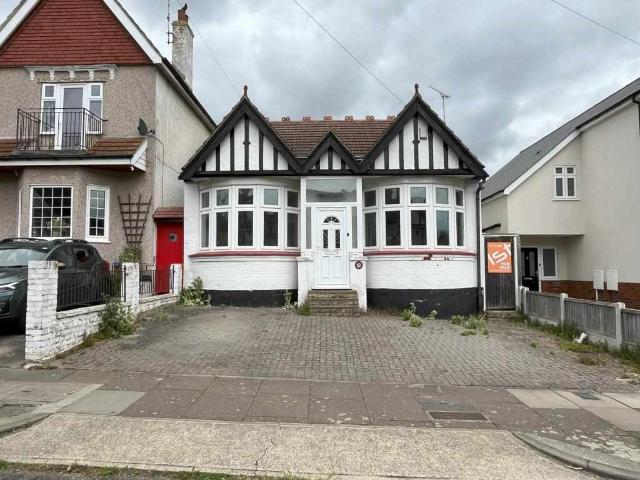 Bungalow for sale in Southend-on-sea, Kursaal Estate
