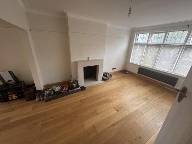 House for rent in London Borough of Croydon, Cat Hill