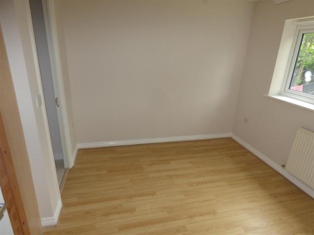 House for rent in Caldermill, East Midlands