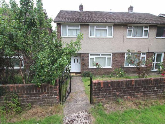 Terraced House for rent in Warmley, Warmley