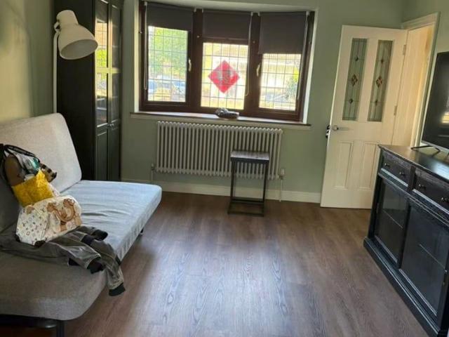 Apartment for rent in Poplar Grove, Greater London
