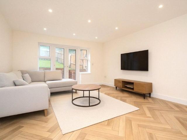 House for rent in Pouchen End, Hertfordshire