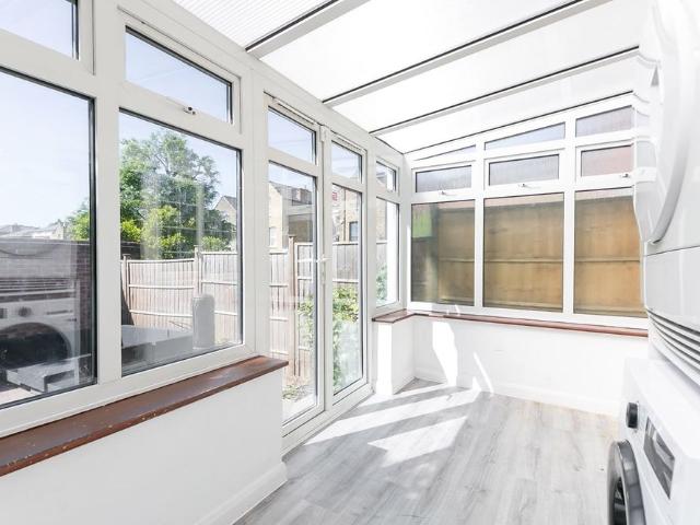 Apartment for rent in London Borough of Lewisham, Forest Hill