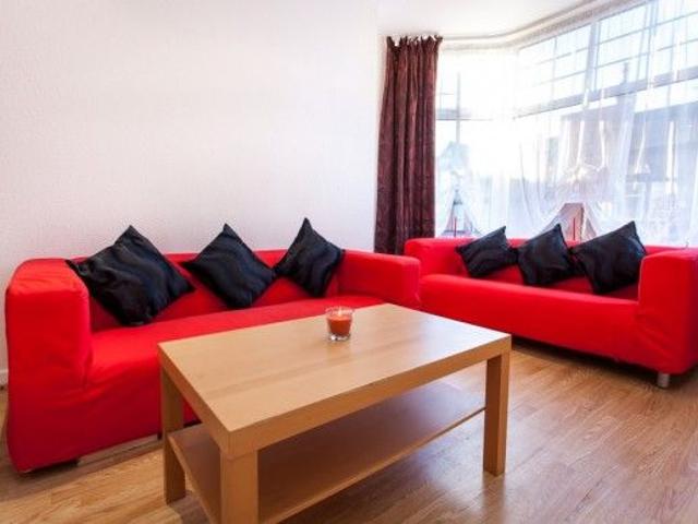 Room for rent in Beckett Park, Burley