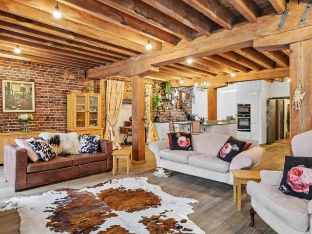 Flat for sale in E14, London