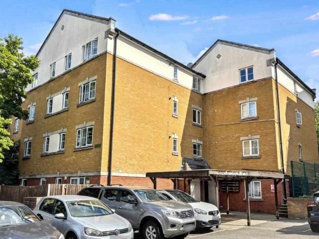 Flat for sale in London, Greater London