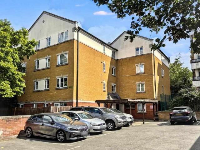 Flat for sale in London, Greater London