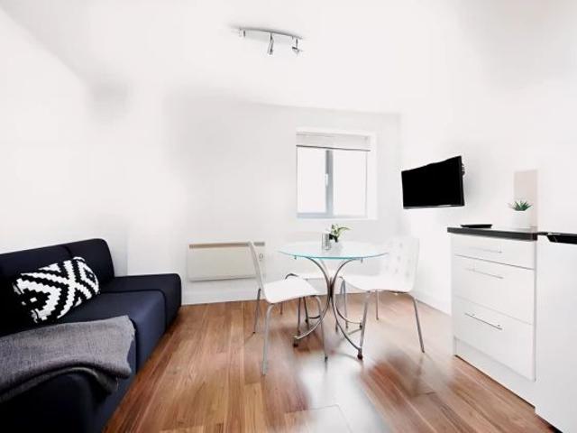 Room for rent in Bede Island, Old Wharf