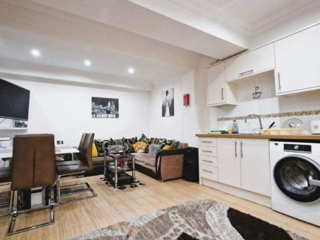 Apartment for rent in Upton, Greater London