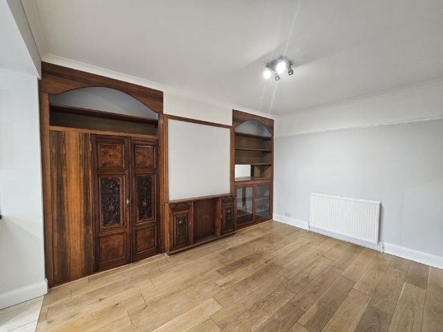Apartment for rent in Harlesden, Greater London