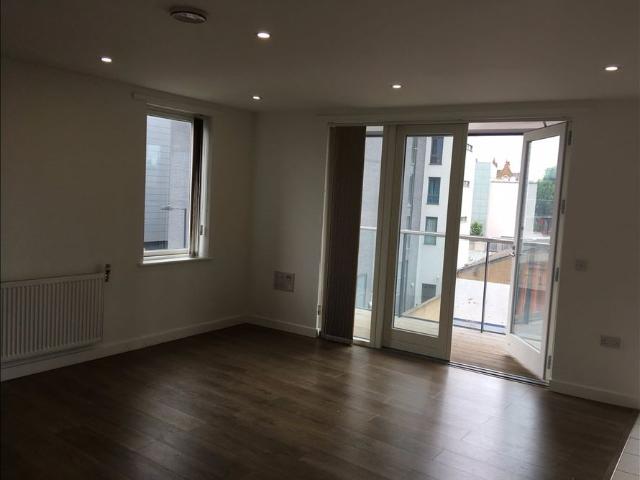 Apartment for rent in Poplar Grove, Greater London