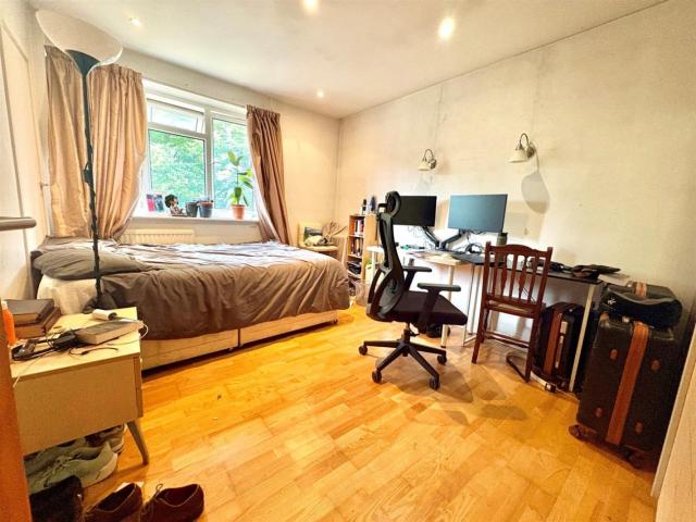 Apartment for rent in London Borough of Hounslow, Strand