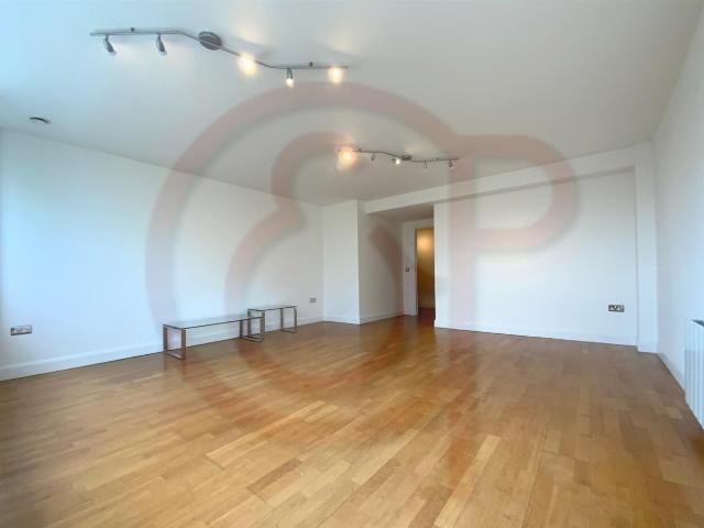 Apartment for rent in London Borough of Ealing, Park Royal